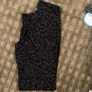 Lululemon joggers size 2 - no tags but never worn